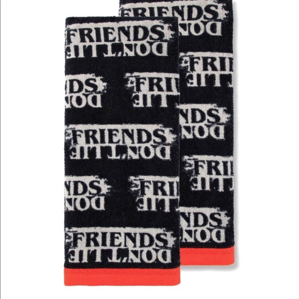 NWT 2 pack of Netflix hit show stranger things dish towels 100% cotton